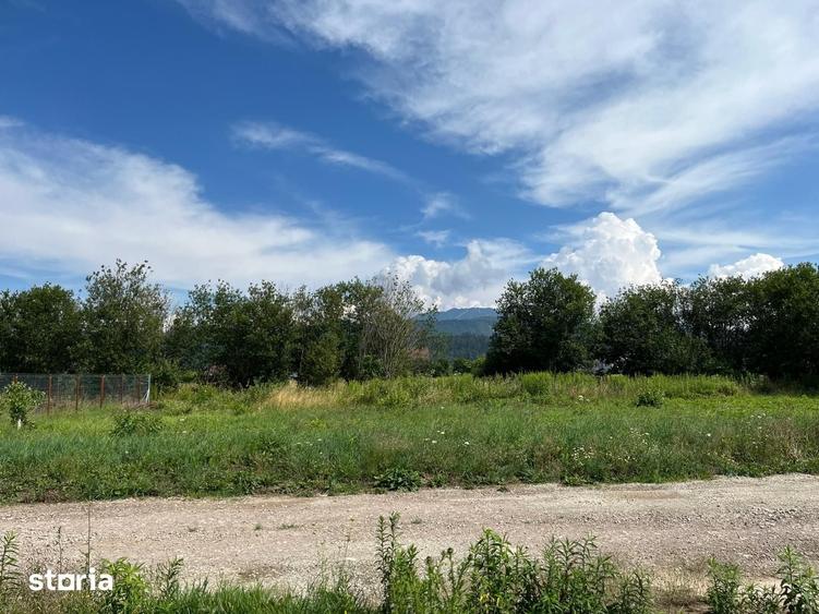 Teren de 1000 mp, în Cristian