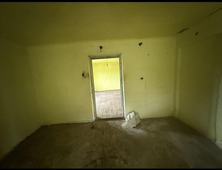 Casă cu 4 camere în Corbeni