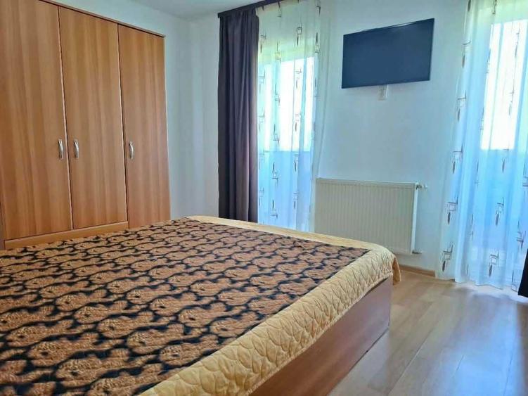 Apartament cu 3 camere decomandat în Giroc