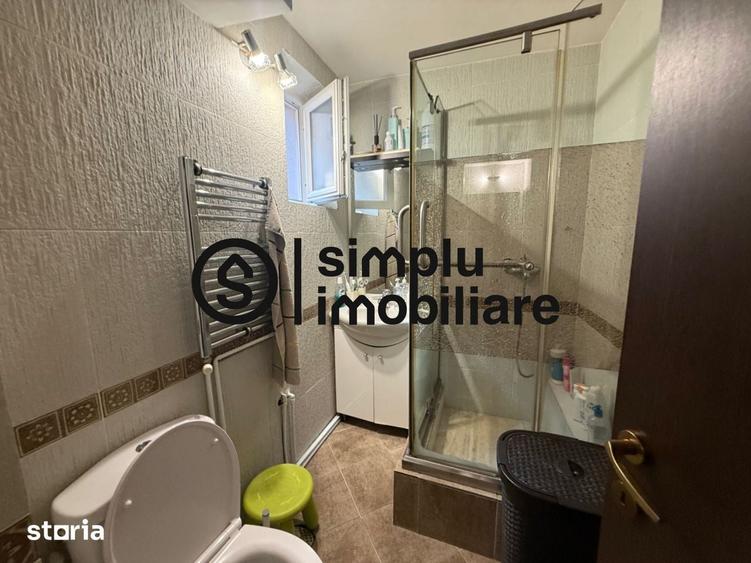 Apartament cu 3 camere decomandat în Rovine