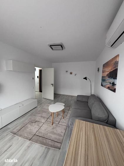 Apartament cu 2 camere decomandat în Tractorul