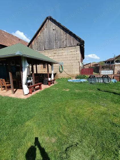 Casă cu 5 camere cu Teren 1000 Mp în Luna