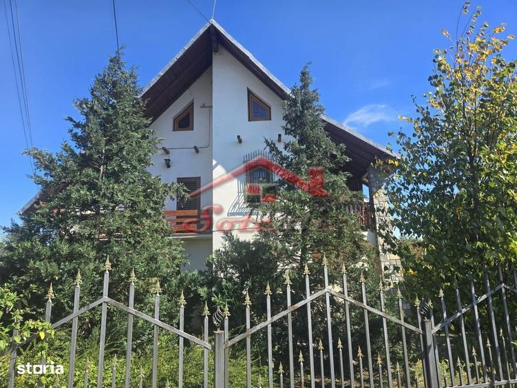 Casă cu 4 camere cu Teren 1173 Mp în Bănești
