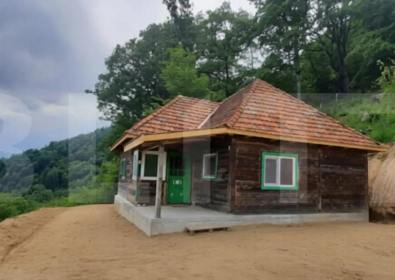 Casă cu 3 camere cu Teren 1000 Mp în Șugag