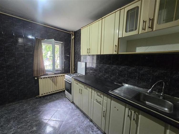 AP.2 CAMERE DECOM 65 MP BLOC 1991 DOAMNA GHICA PARC PLUMBUITA - 14