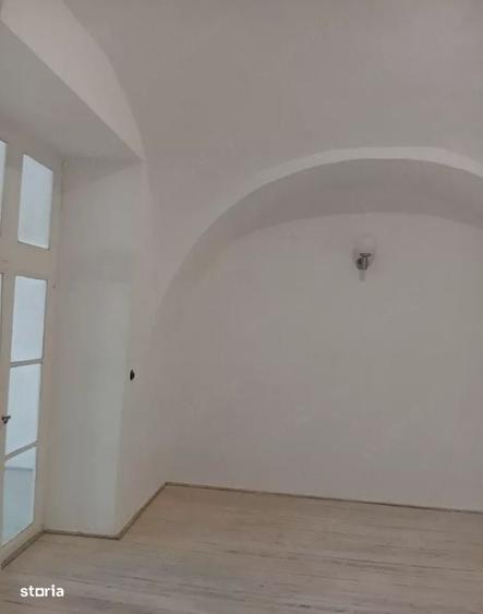 Oaza de liniste apartament ultracentral cu gradina proprie si parc - 4