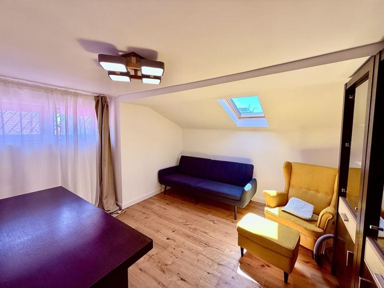 Apartament cu 3 camere semidecomandat, mobilat în Primăverii