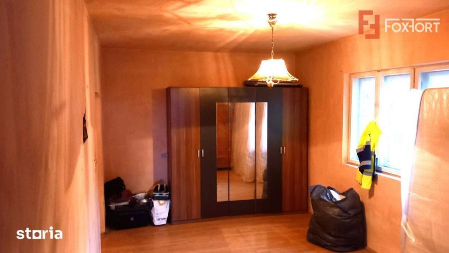 Casa individuala + hala de vanzare in Grabat - 2