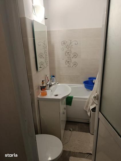 Apartament cu 2 camere semidecomandat în Podu Roș