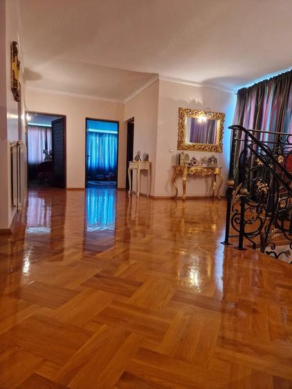 Casă cu Teren 1095 Mp în Cazasu