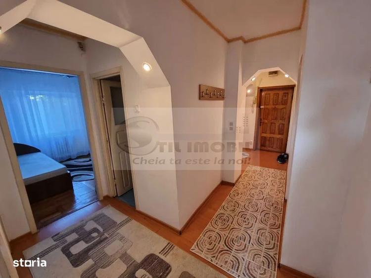 Apartament cu 3 camere decomandat, mobilat în Podu Roș