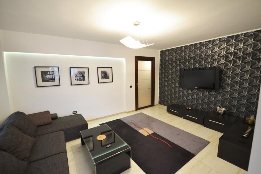 Apartament cu 4 camere semidecomandat în Baba-Dochia