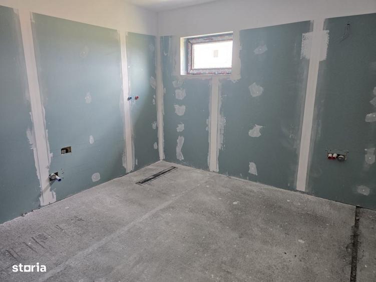 Casă cu 3 camere în Dumbrava