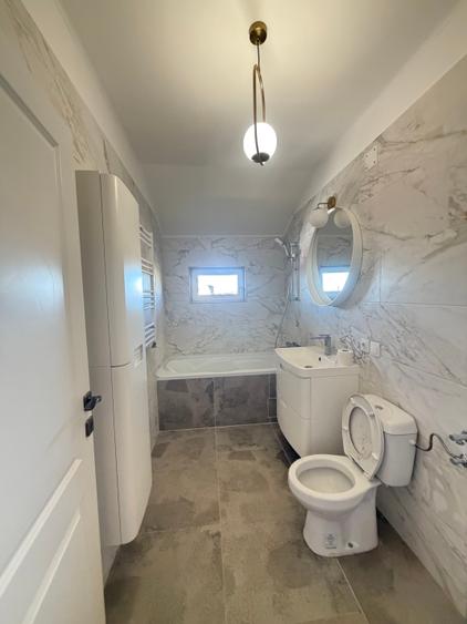 Apartament cu 3 camere semidecomandat în Dâmbovița
