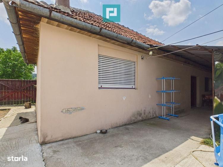 Casă cu 4 camere cu Teren 2253 Mp în Almaș
