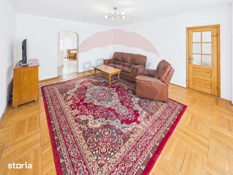 Apartament cu 4 camere, mobilat în Decebal