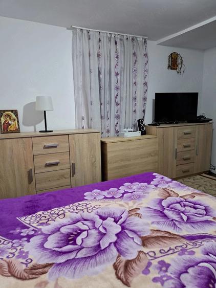 Casă cu 4 camere cu Teren 1200 Mp în Lopatnița