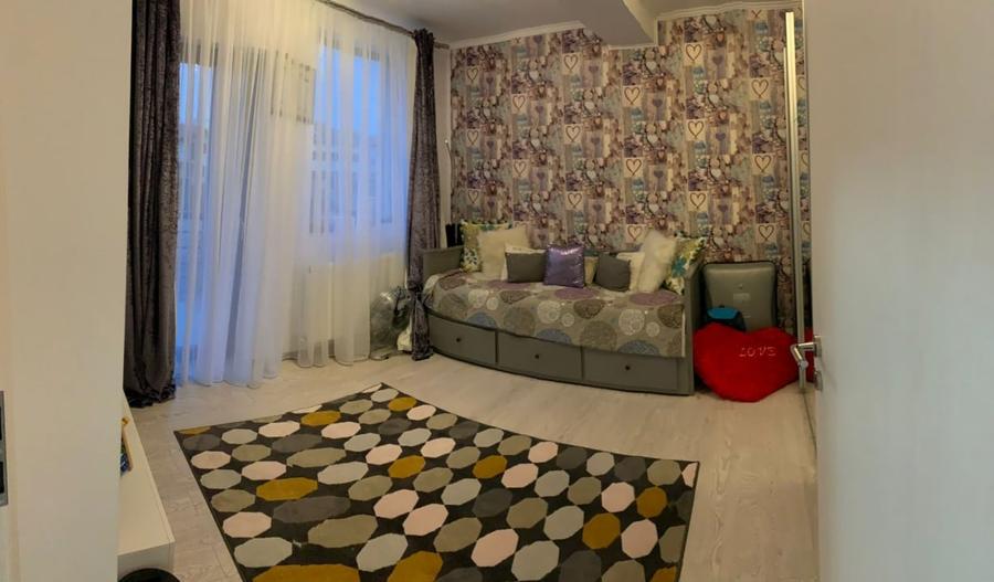 Duplex cu 4 camere cu Canalizare în Domnești