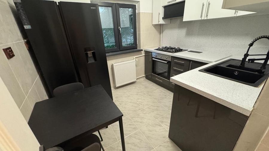 Apartament cu 3 camere decomandat în Militari