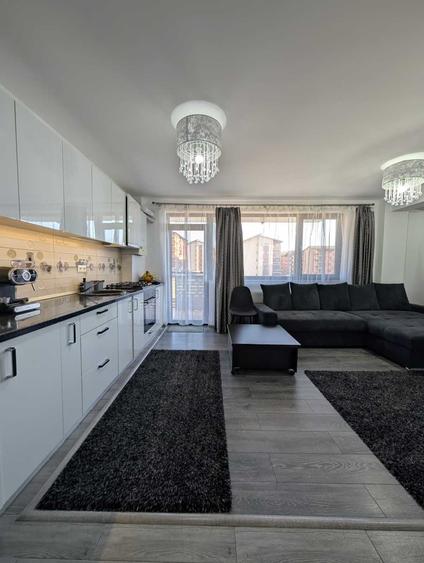 Apartament cu 3 camere semidecomandat în Florești