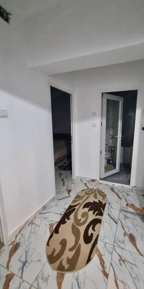 Apartament cu 2 camere decomandat în Berceni