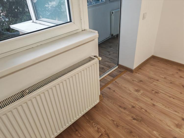 Apartament cu 3 camere decomandat în Astra
