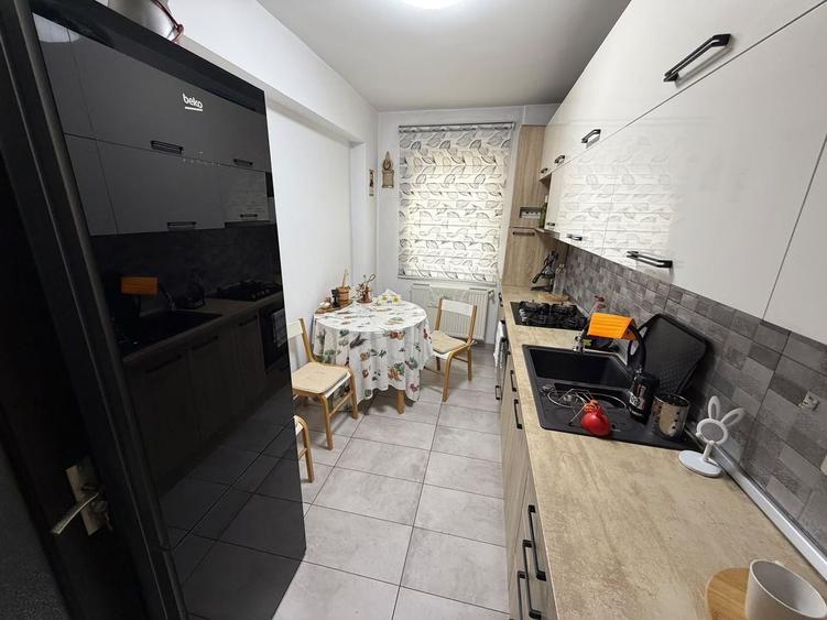 Apartament cu 3 camere decomandat, mobilat în Fundeni