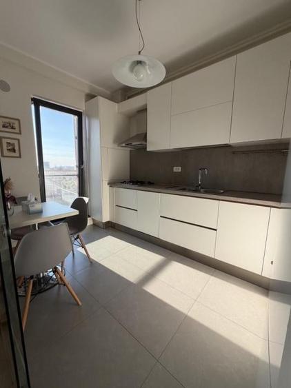 Apartament cu 3 camere în Crângași
