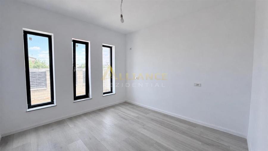 Casă individuală cu 4 camere cu Teren 340 Mp în Berceni