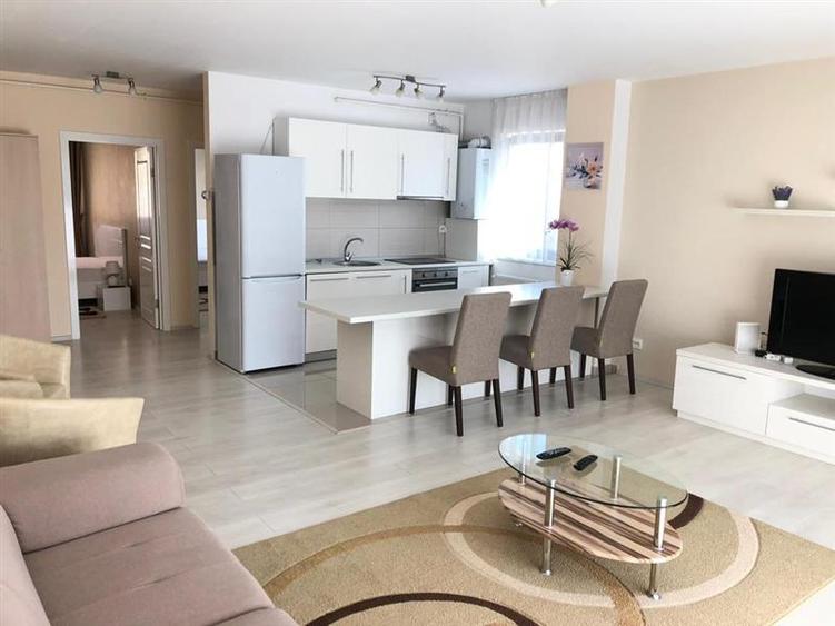 Apartament cu 3 camere semidecomandat, mobilat în Zorilor