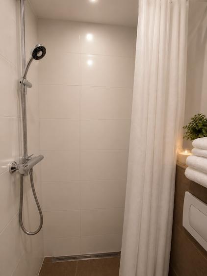 Apartament cu 3 camere decomandat în Dorobanților
