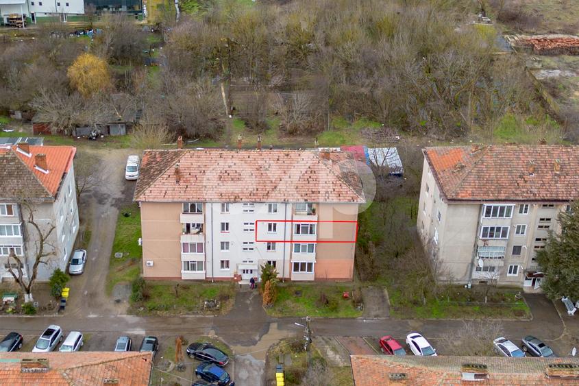 Apartament cu 2 camere nedecomandat, mobilat în Buziaș
