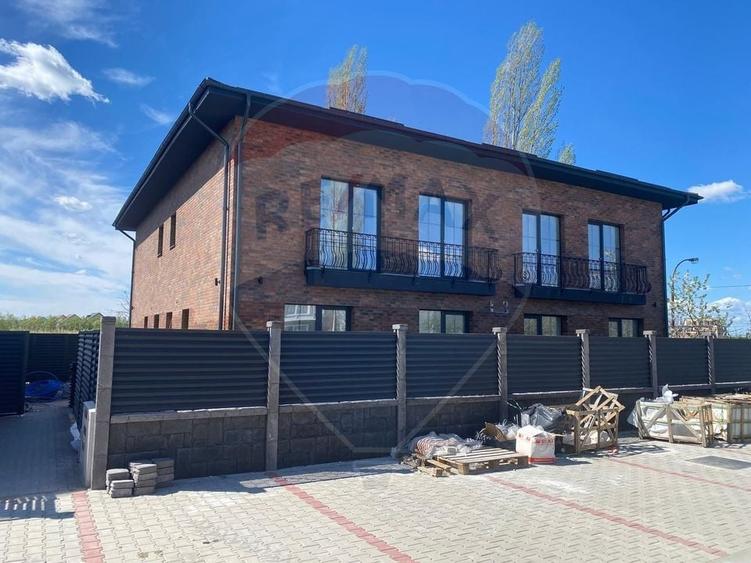 Duplex cu 4 camere cu Teren 134 Mp în Central
