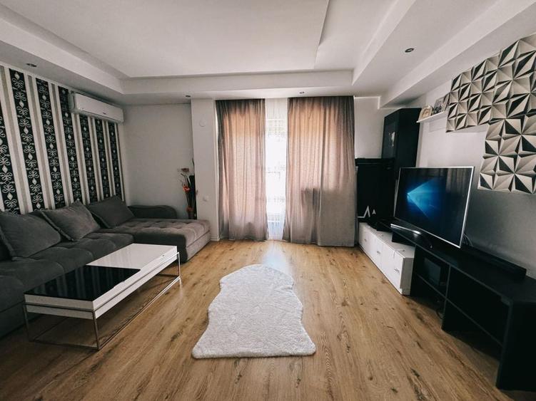 Apartament cu 3 camere decomandat în Ștefăneștii de Jos