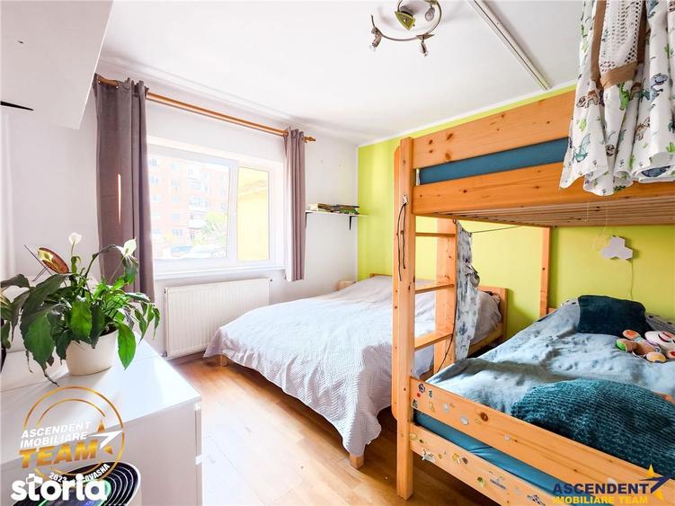 Apartament cu 3 camere decomandat în Central