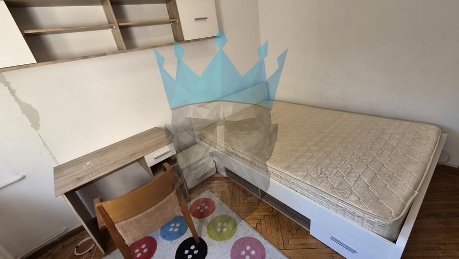 Apartament cu 3 camere decomandat, mobilat în P-ța Unirii