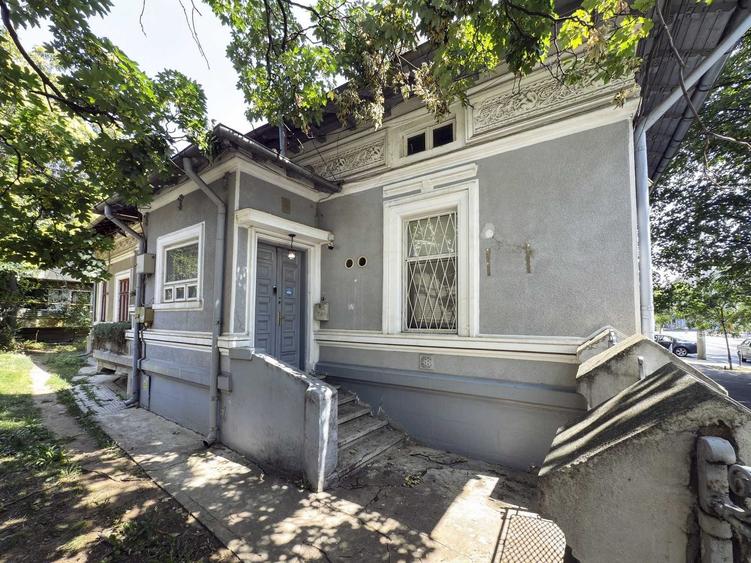 Apartament cu 4 camere semidecomandat în Pache Protopopescu
