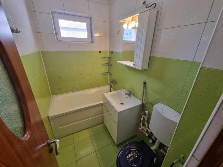 Apartament cu 2 camere decomandat în Far