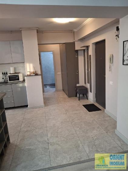 Apartament cu 2 camere semidecomandat în Casa de Cultură