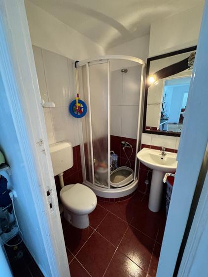 Apartament cu 4 camere decomandat, mobilat în Odobescu