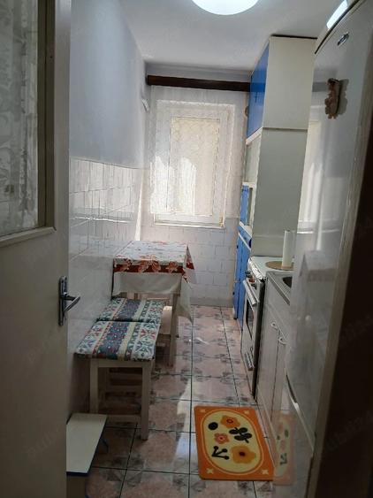 Apartament cu 2 camere semidecomandat în Drăgășani