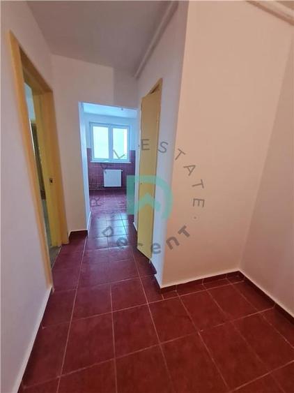 Apartament cu 2 camere circular în Astra — fotografia 3