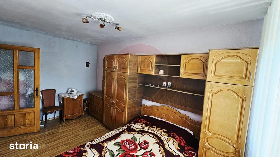 Apartament cu 4 camere în Mărăței
