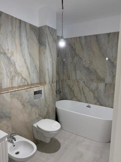Apartament cu 3 camere decomandat, mobilat în Calea Severinului