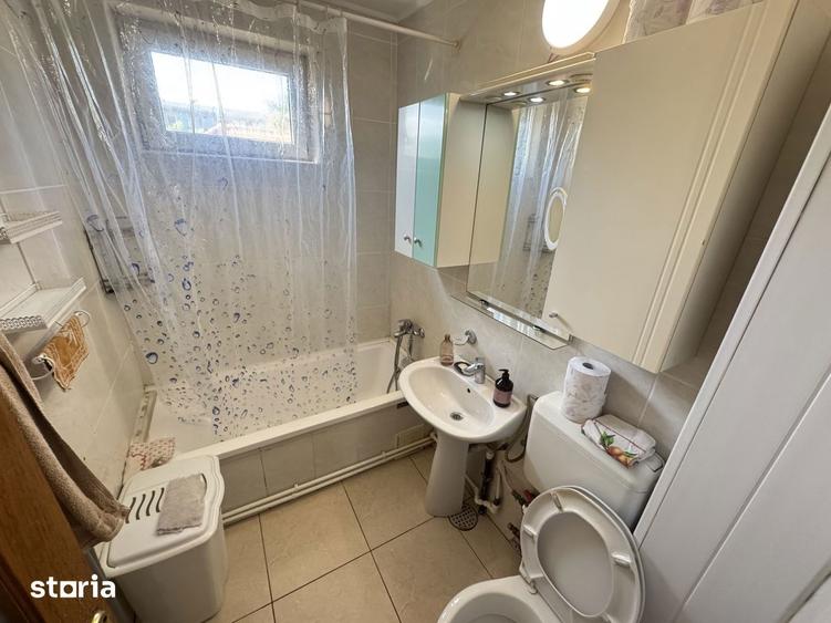 Apartament cu 3 camere decomandat, mobilat în Gara