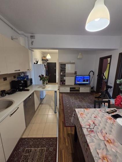 Apartament cu 3 camere semidecomandat, mobilat în Sălaj