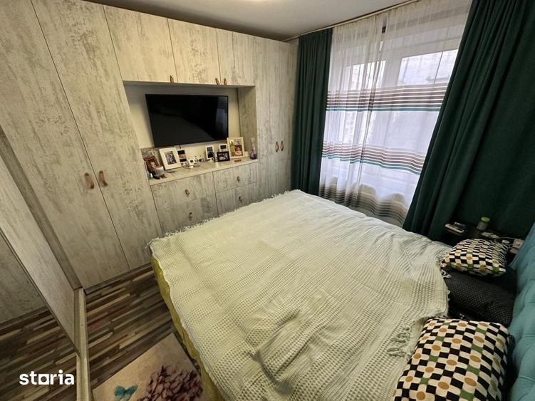Apartament cu 4 camere semidecomandat în Obor