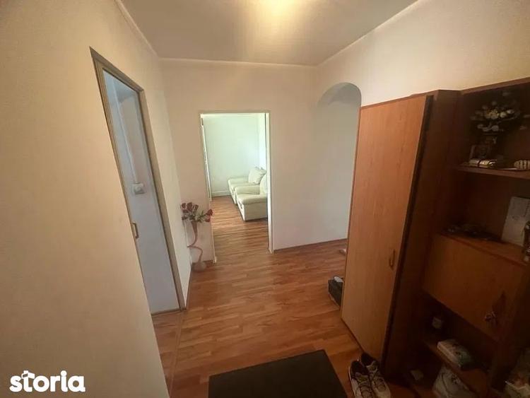 Apartament cu 3 camere decomandat, mobilat în Rahova