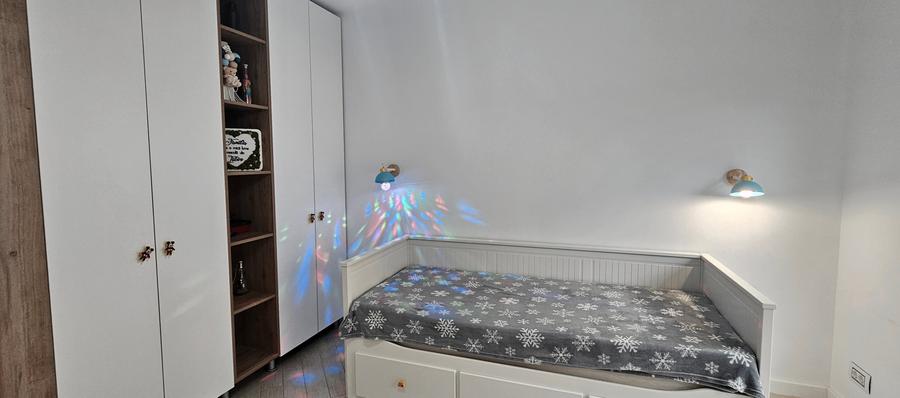Apartament cu 3 camere decomandat, mobilat în Lujerului