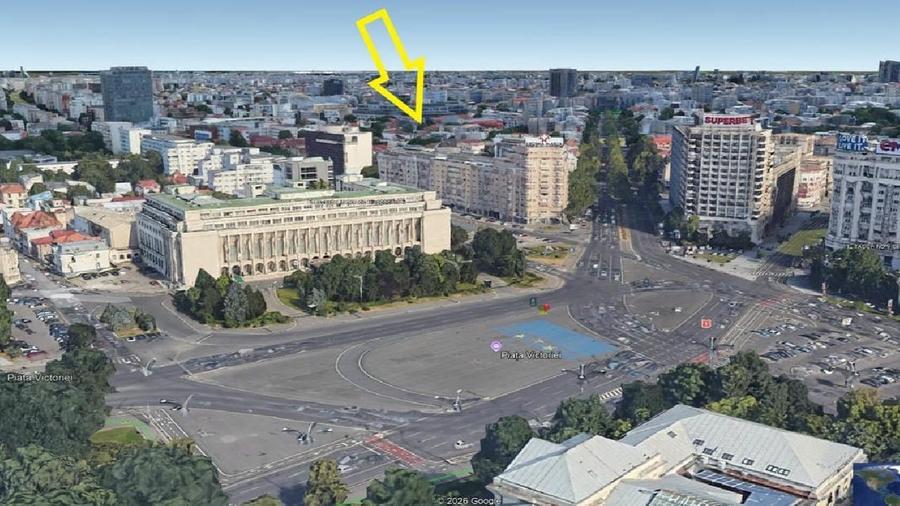 Apartament cu 4 camere decomandat în Central